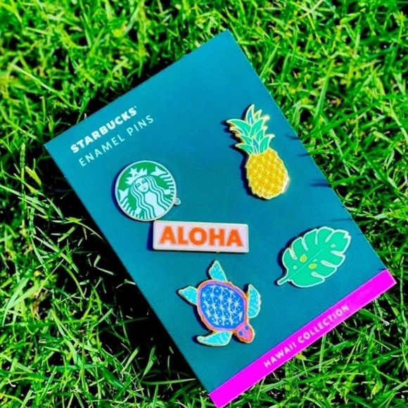 STARBUCKS HAWAII COLLECTION Enamel Pin Set Pineapple Turtle Aloha Exclusive - Picture 1 of 4